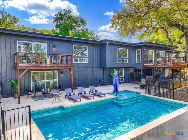 810 N Loop Street, San Marcos, TX 78666