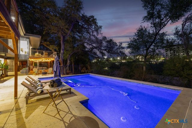 810 N Loop Street, San Marcos, TX 78666