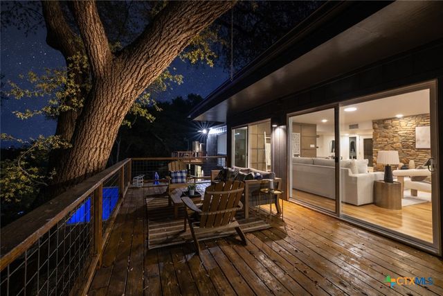 810 N Loop Street, San Marcos, TX 78666