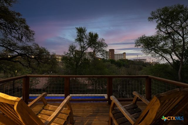 810 N Loop Street, San Marcos, TX 78666