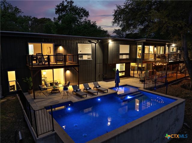 810 N Loop Street, San Marcos, TX 78666