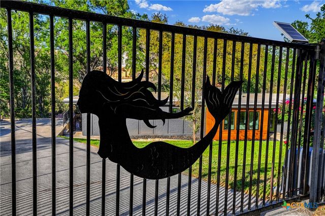 810 N Loop Street, San Marcos, TX 78666