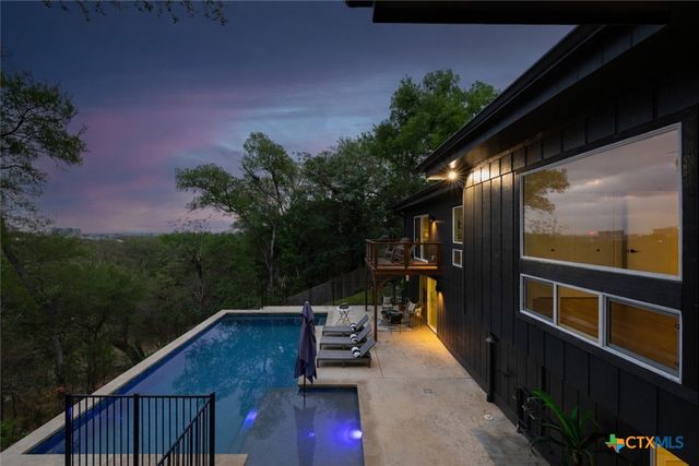 810 N Loop Street, San Marcos, TX 78666