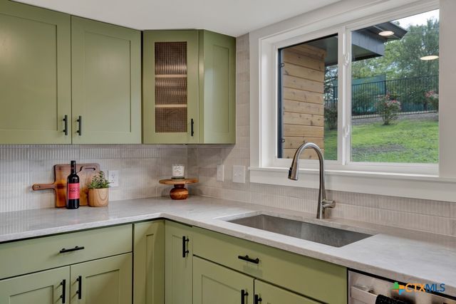 810 N Loop Street, San Marcos, TX 78666