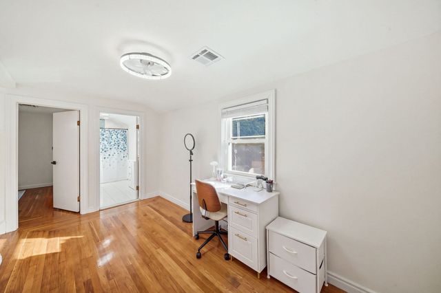 856 Newport Ave, Attleboro, MA 02703