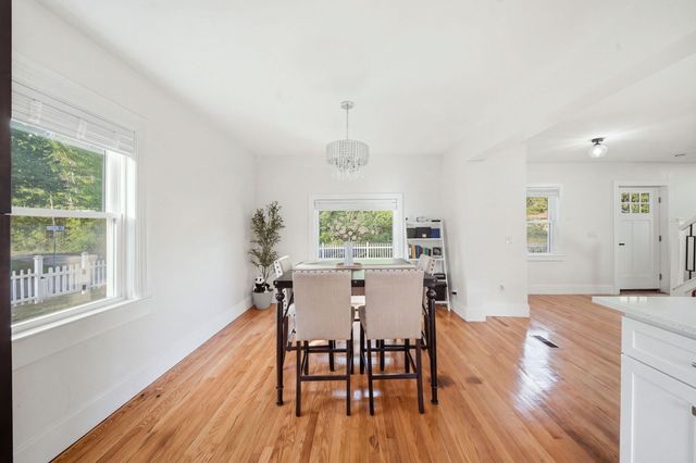 856 Newport Ave, Attleboro, MA 02703