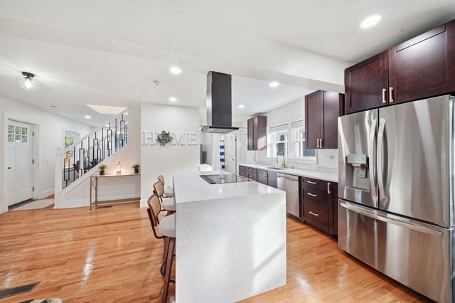 856 Newport Ave, Attleboro, MA 02703