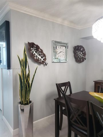 11800 SW 18th St 327-4, Miami, FL 33175