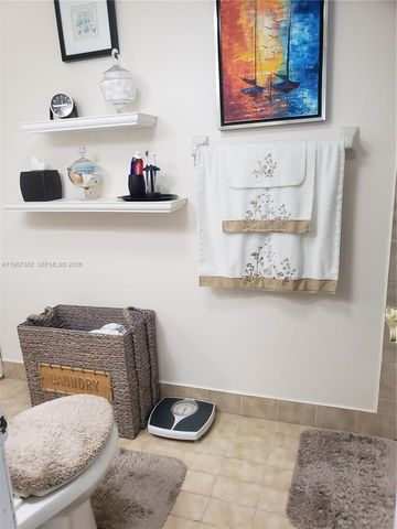 11800 SW 18th St 327-4, Miami, FL 33175