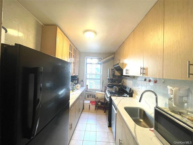 144-30 Sanford Avenue 2C, Flushing, NY 11355