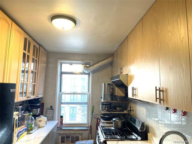 144-30 Sanford Avenue 2C, Flushing, NY 11355
