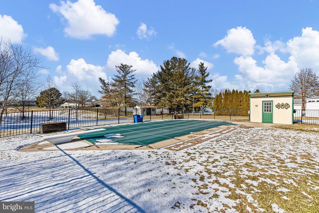 152 W SAVANNAH DR, Bear, DE 19701