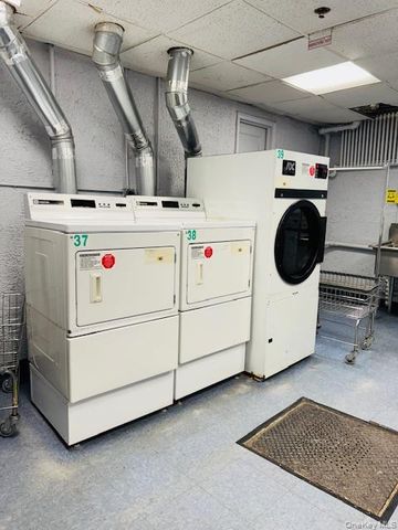 65-45 Yellowstone Boulevard 5C, Forest Hills, NY 11375