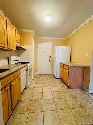 65-45 Yellowstone Boulevard 5C, Forest Hills, NY 11375