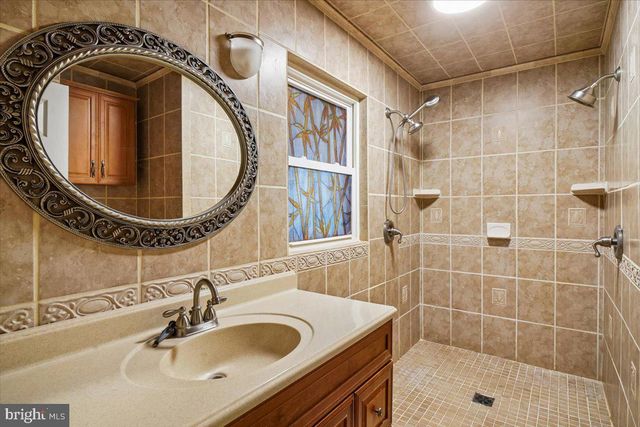 10541 SHADY DR, Berlin, MD 21811
