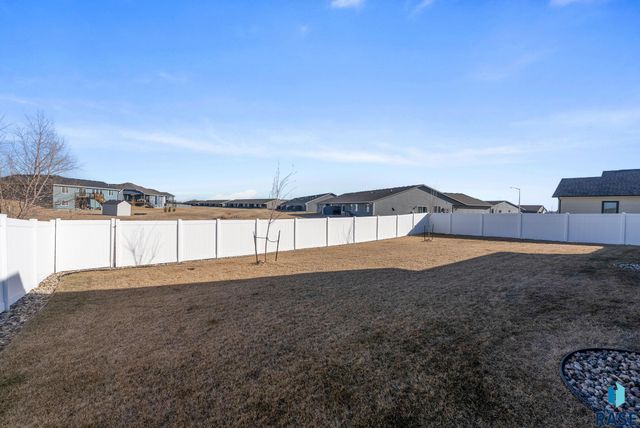 2310 N Lammers Ave Avenue, Tea, SD 57064