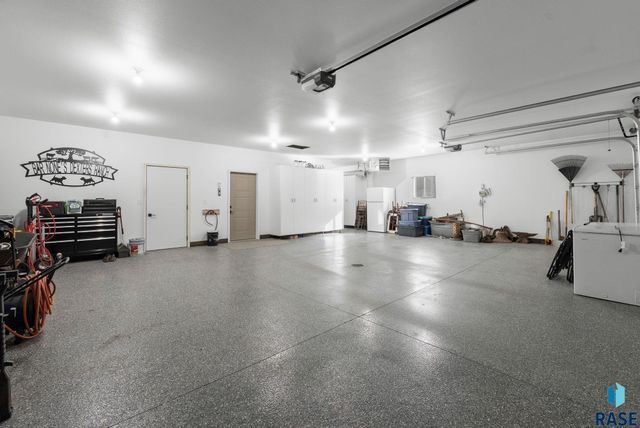 2310 N Lammers Ave Avenue, Tea, SD 57064