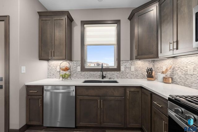 2310 N Lammers Ave Avenue, Tea, SD 57064