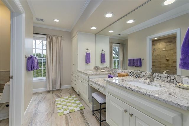 1815 Pine Ridge Road, Leavenworth, KS 66048