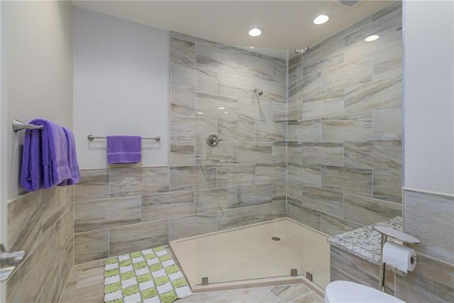 1815 Pine Ridge Road, Leavenworth, KS 66048