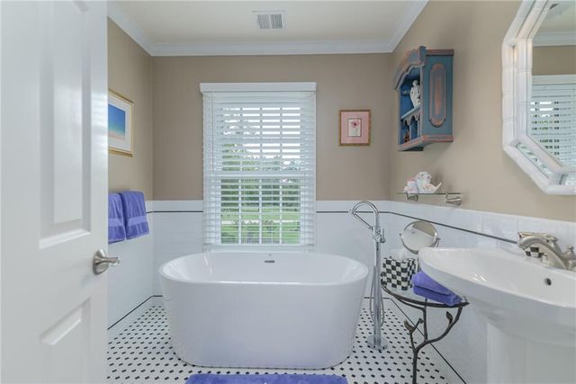 1815 Pine Ridge Road, Leavenworth, KS 66048