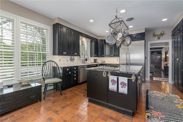 1815 Pine Ridge Road, Leavenworth, KS 66048