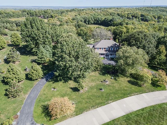 1815 Pine Ridge Road, Leavenworth, KS 66048