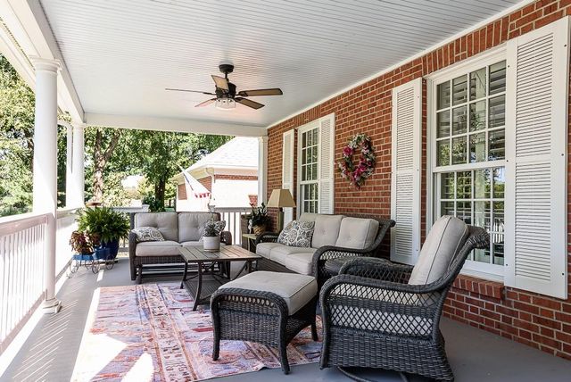 1815 Pine Ridge Road, Leavenworth, KS 66048