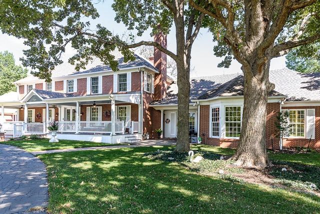 1815 Pine Ridge Road, Leavenworth, KS 66048