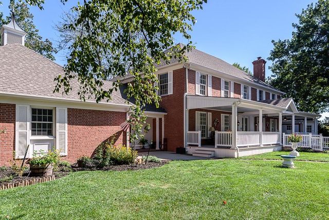 1815 Pine Ridge Road, Leavenworth, KS 66048