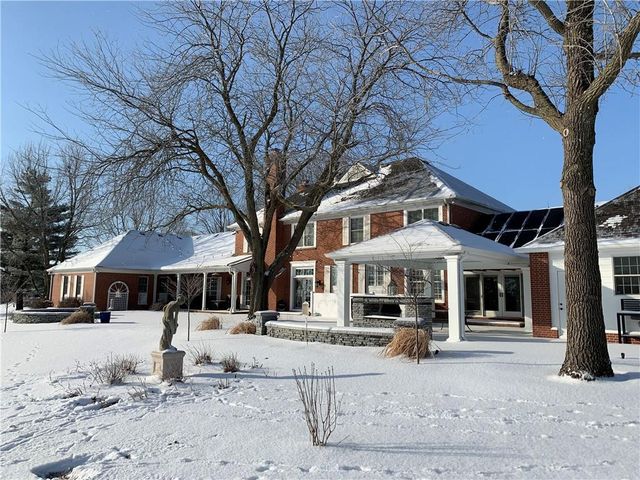 1815 Pine Ridge Road, Leavenworth, KS 66048