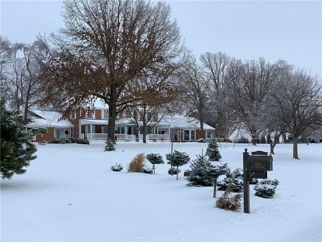 1815 Pine Ridge Road, Leavenworth, KS 66048