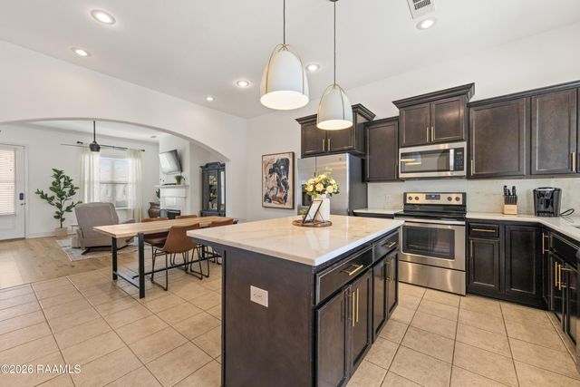 102 Pettigrove Drive, Youngsville, LA 70592
