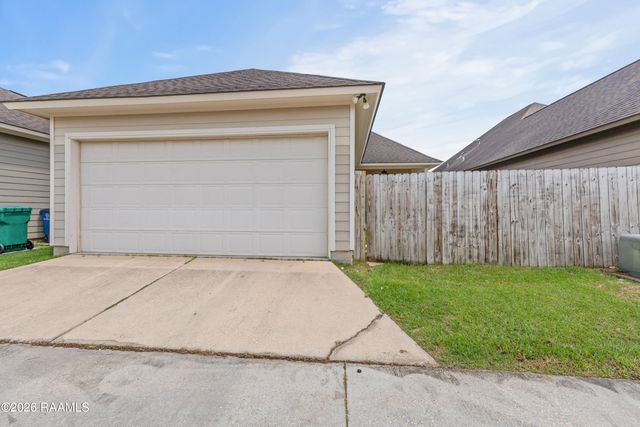 102 Pettigrove Drive, Youngsville, LA 70592
