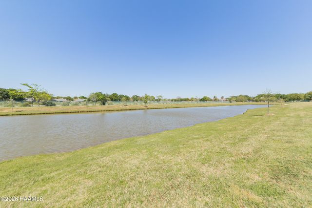 102 Pettigrove Drive, Youngsville, LA 70592