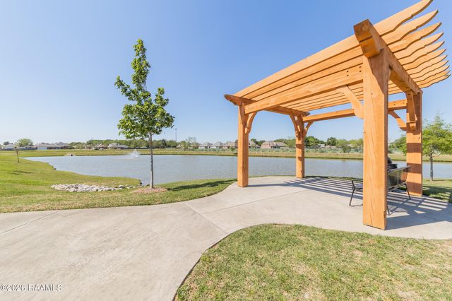 102 Pettigrove Drive, Youngsville, LA 70592