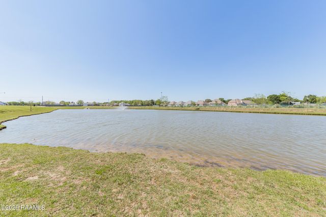 102 Pettigrove Drive, Youngsville, LA 70592