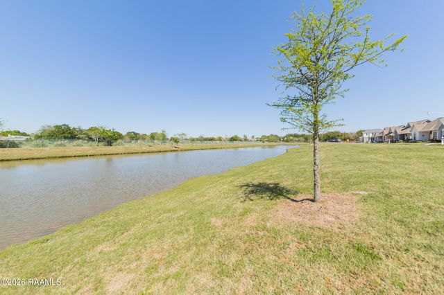 102 Pettigrove Drive, Youngsville, LA 70592