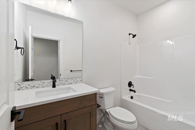 6616 N Good Dr, Eagle, ID 83714
