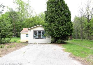 6259 Mercury Avenue, Burton, MI 48509