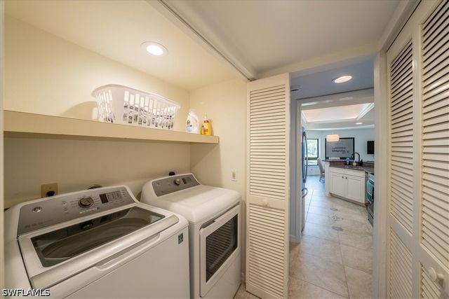 792 Eagle Creek DR 101, Naples, FL 34113