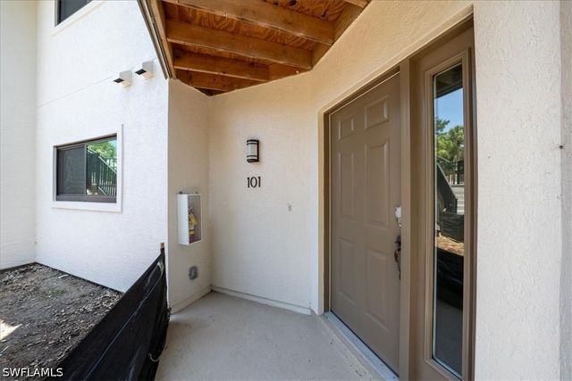 792 Eagle Creek DR 101, Naples, FL 34113