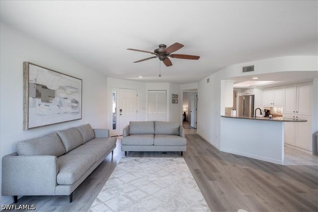 792 Eagle Creek DR 101, Naples, FL 34113