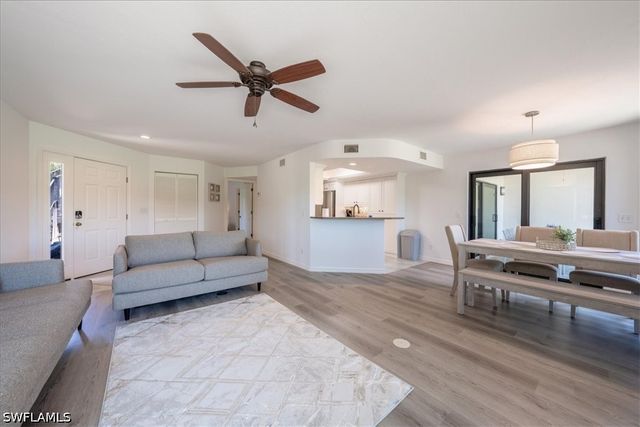 792 Eagle Creek DR 101, Naples, FL 34113