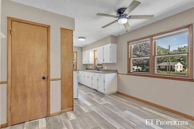7695 Thomas Avenue, Jenison, MI 49428
