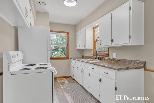 7695 Thomas Avenue, Jenison, MI 49428