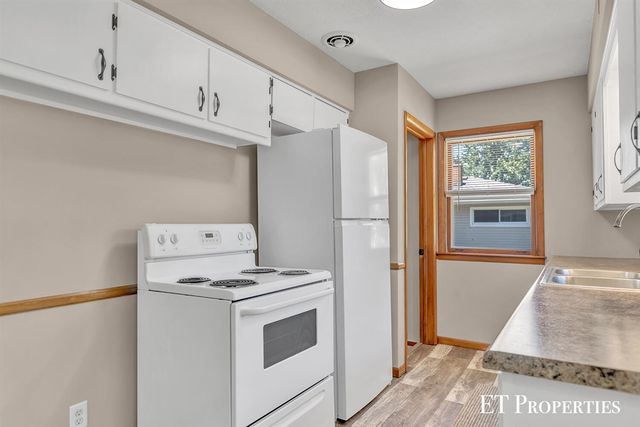 7695 Thomas Avenue, Jenison, MI 49428