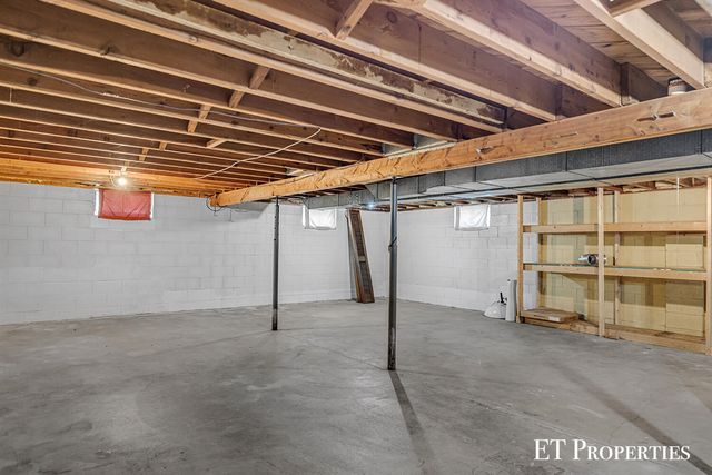 7695 Thomas Avenue, Jenison, MI 49428