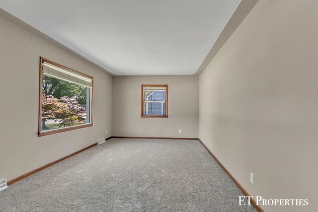 7695 Thomas Avenue, Jenison, MI 49428