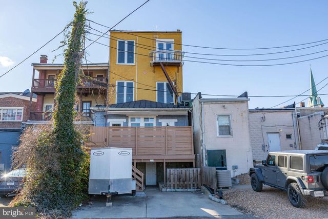 809 CAROLINE ST, Fredericksburg, VA 22401